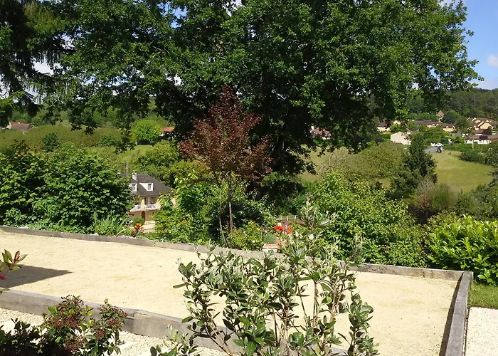 Le Gros Chene Сарла-ла-Канеда